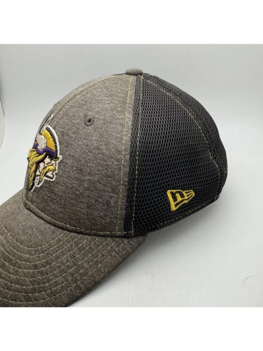 Minnesota Vikings Snapback Hat Youth New Era 9FORTY NFL Mesh Trucker Cap Gray